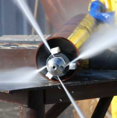 Гидродинамическая прочистка канализации с использованием давления свыше 200 атмосфер