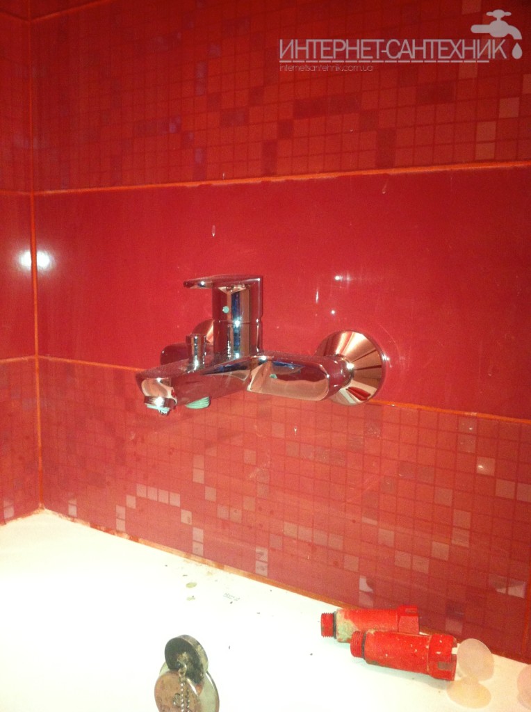 Услуги сантехника в Киеве на примере замены смесителя в ванной
